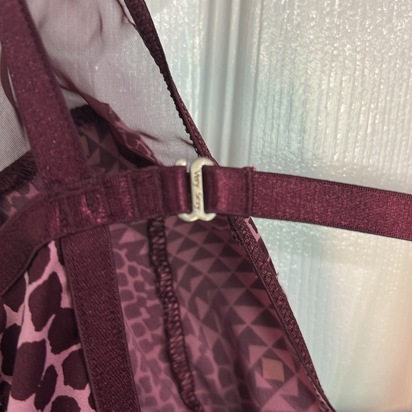 Vintage Slip Victoria's Secret Very Sexy Slip Nightgown size S, Low V back, Y2K - Picture 8 of 17